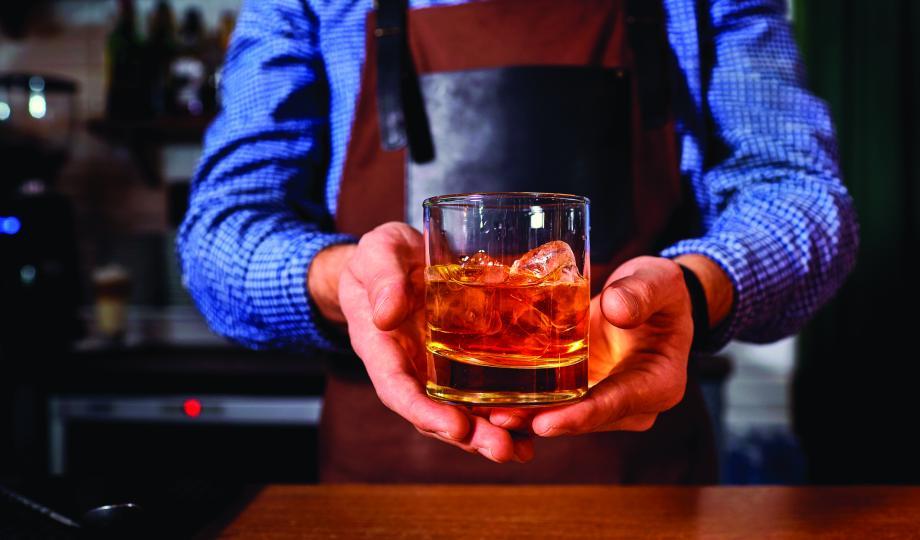 Whisky vs Whiskey : Quelle est la différence  ? - background banner